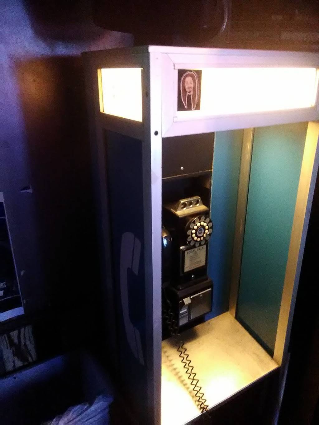 Sly Fox Pub | restaurant | 63 N Orange Ave, Orlando, FL 32801, USA | 4076014658 OR +1 407-601-4658