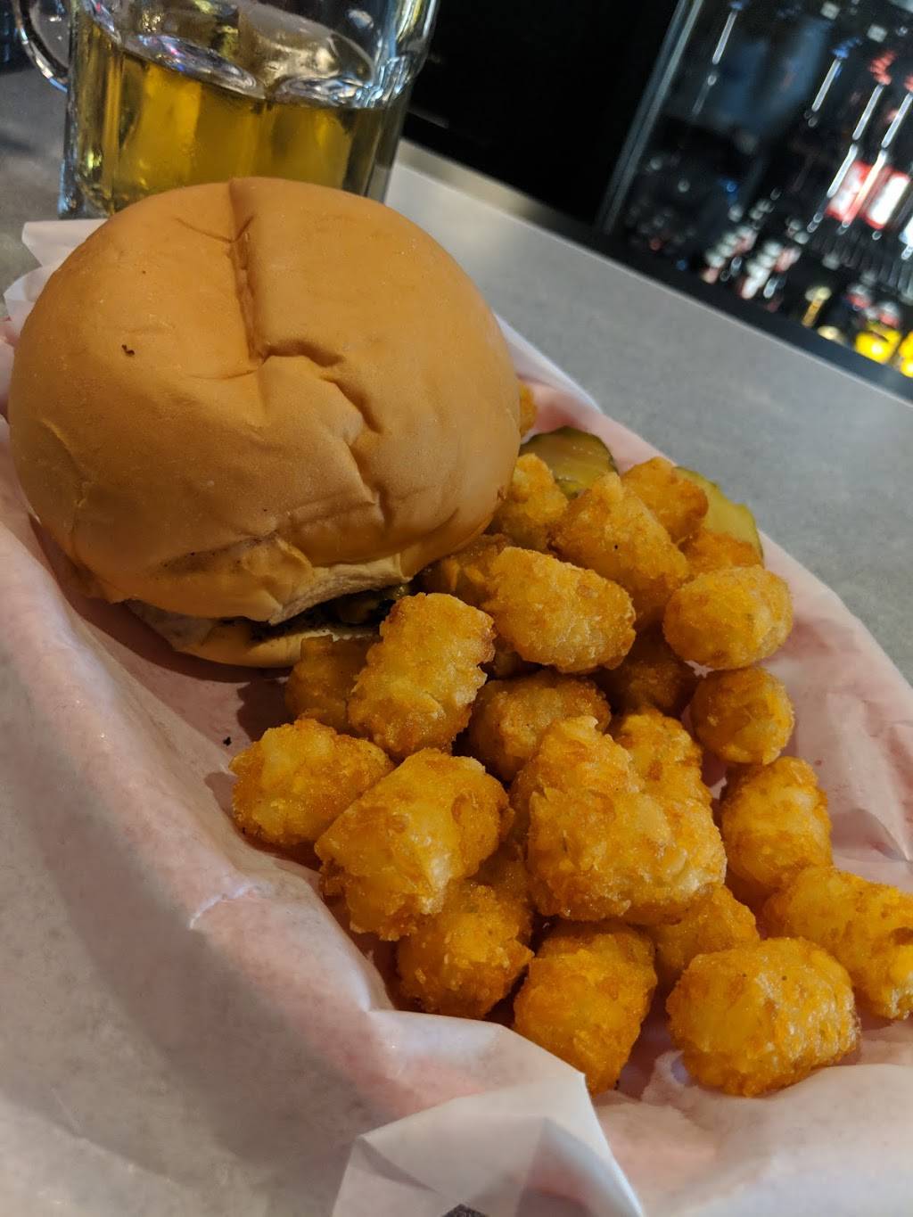 Replay Sports Bar & Grill | restaurant | 1731 Ft Howard Ave, De Pere, WI 54115, USA | 9203309011 OR +1 920-330-9011