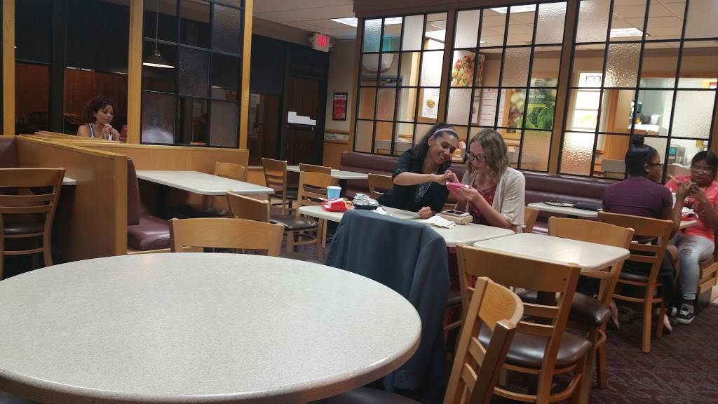 Wendys | restaurant | 9516 Dyer St, El Paso, TX 79924, USA | 9157557223 OR +1 915-755-7223