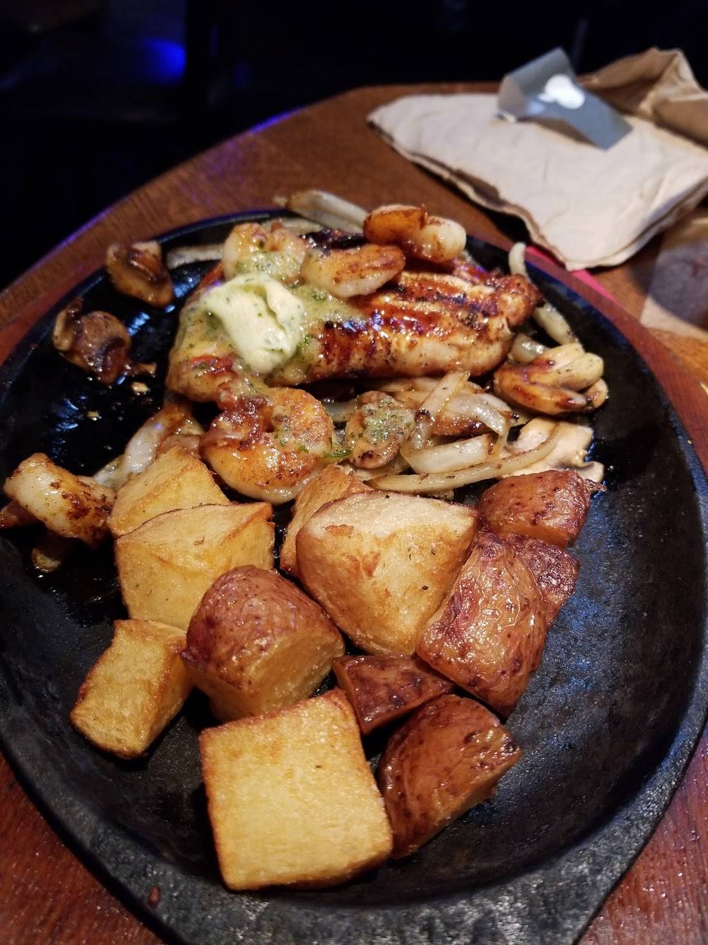 Applebees Grill + Bar | restaurant | 2823 S Orange Ave, Orlando, FL 32806, USA | 4074202940 OR +1 407-420-2940