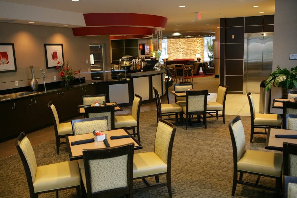 Reflect Bistro | restaurant | 255 Munson Ave, Traverse City, MI 49686, United States | 2317789000 OR +1 231-778-9000