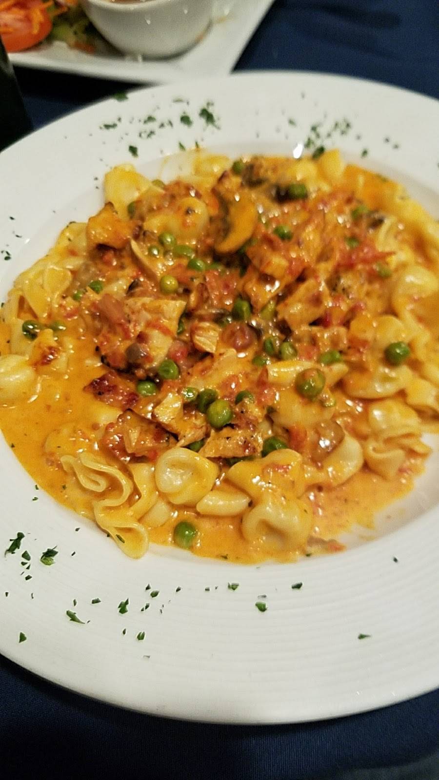 Luigis Famiglia Cucina | restaurant | 62 Gleneida Ave, Carmel Hamlet, NY 10512, USA | 8452254000 OR +1 845-225-4000