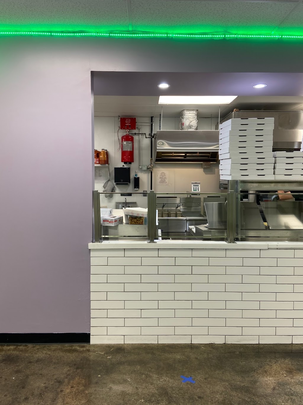 Deco Pizzeria Express | restaurant | 1401 S New Braunfels Ave Ste. 103, San Antonio, TX 78210, USA | 2104556012 OR +1 210-455-6012