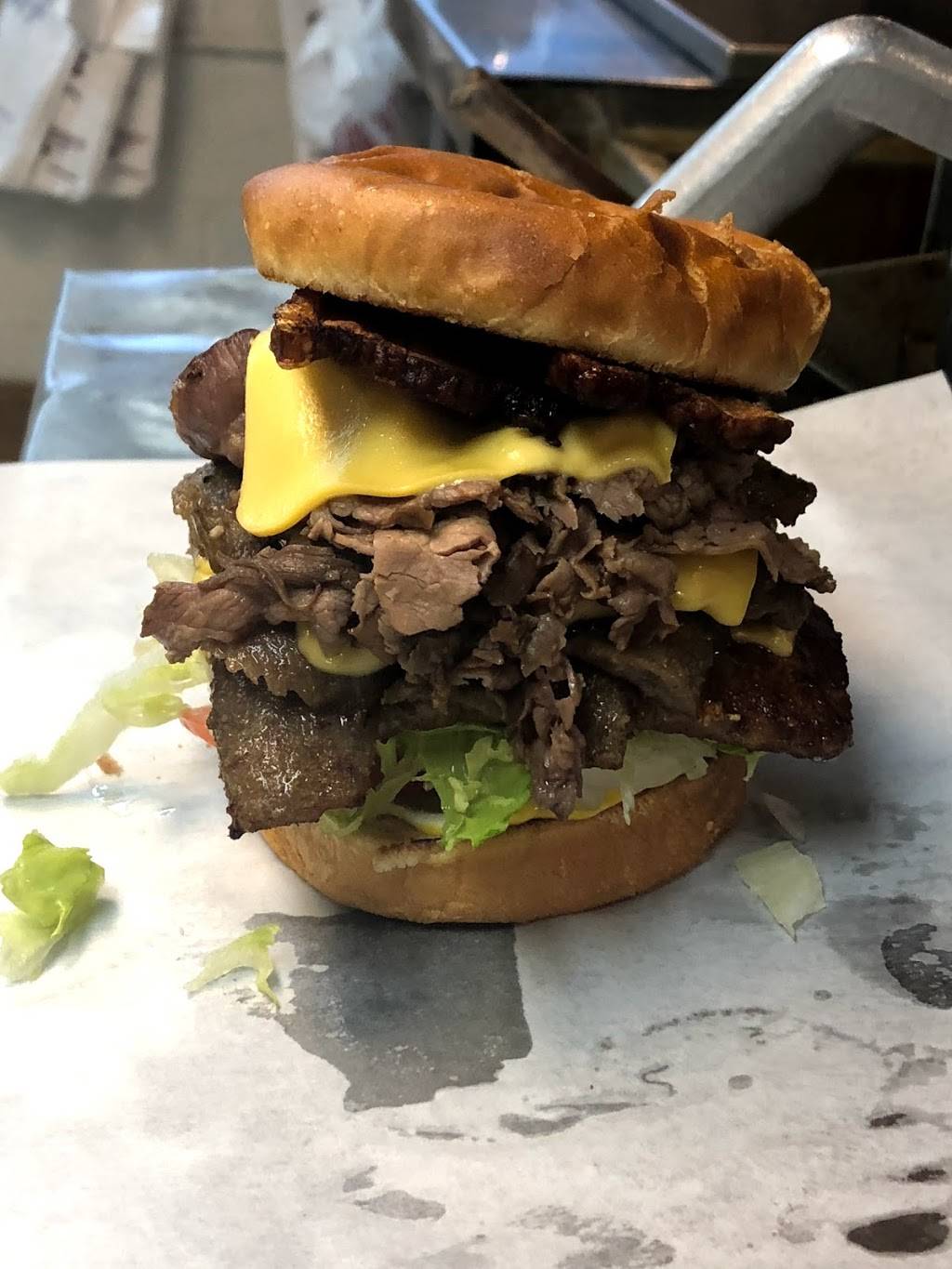 L & E Vienna | restaurant | 5965 W Chicago Ave, Chicago, IL 60651, USA | 3127781061 OR +1 312-778-1061