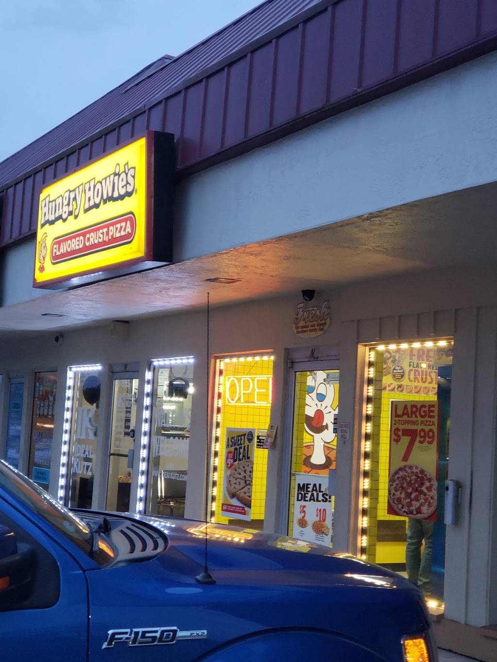 Hungry Howies Pizza | meal delivery | 1555 E Bay Dr, Largo, FL 33771, USA | 7275845390 OR +1 727-584-5390