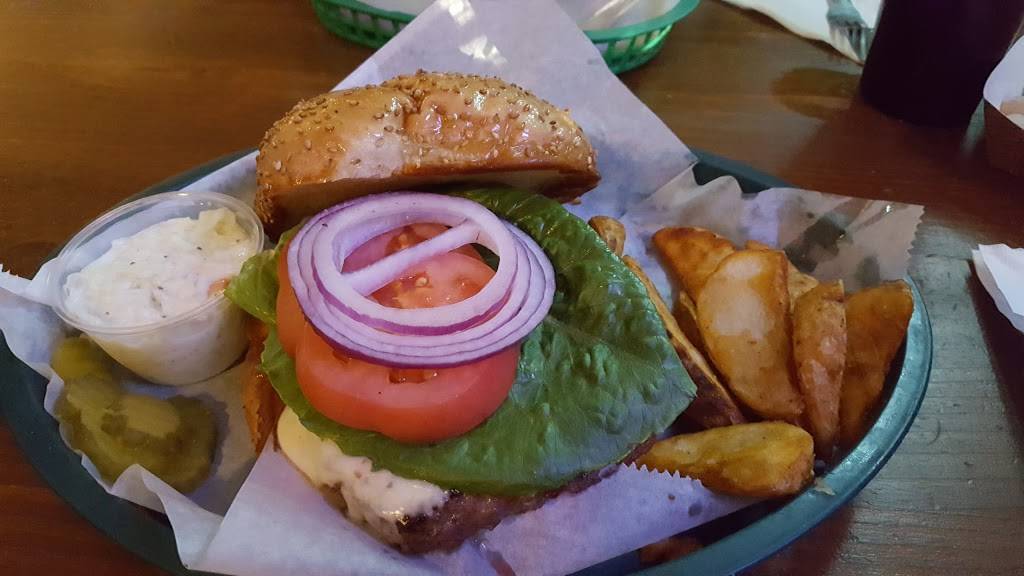 Between the Greens | restaurant | 3315 County Rd I, Saukville, WI 53080, USA | 2622849808 OR +1 262-284-9808