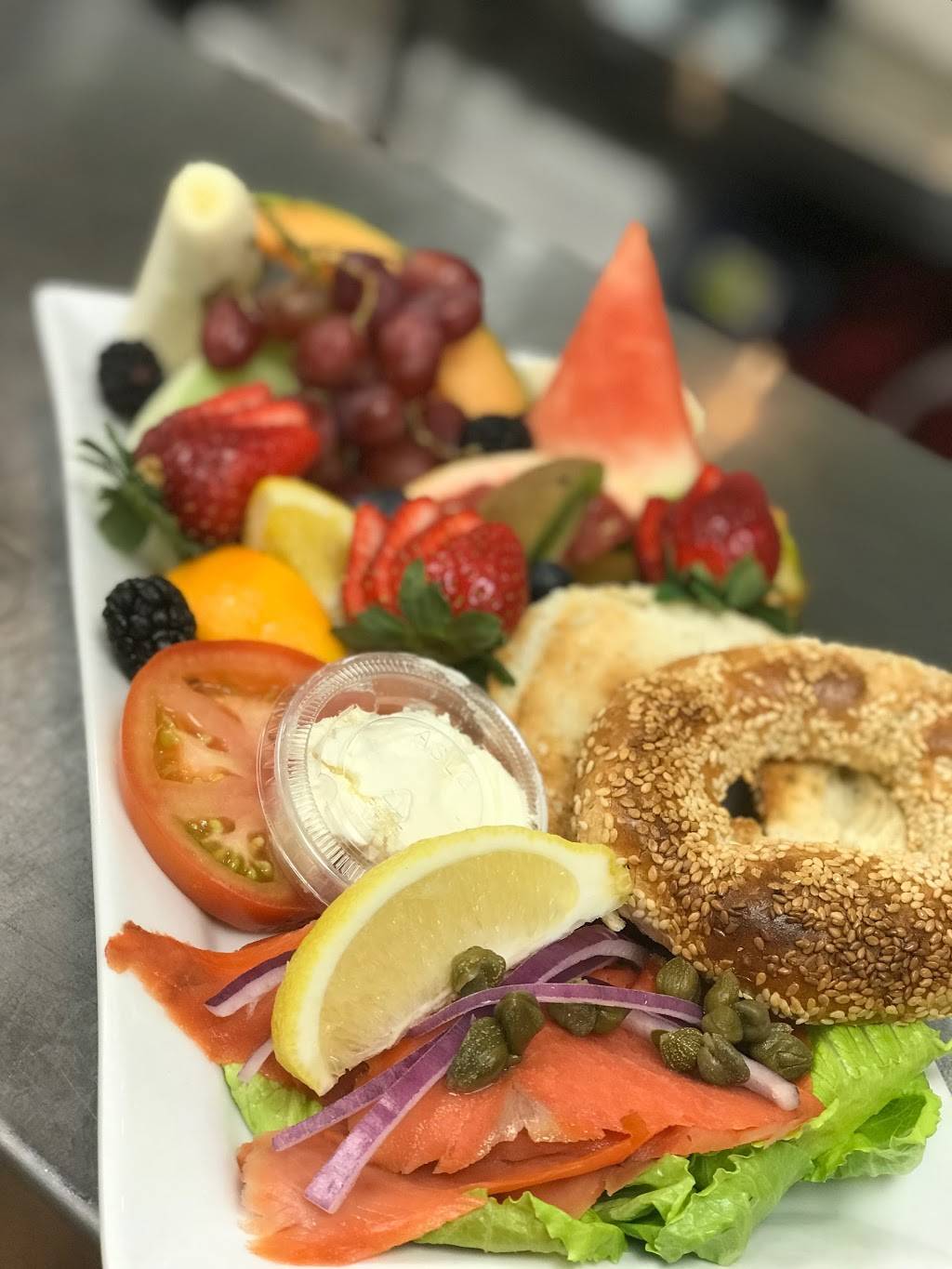 LOeufrier St Leonard | restaurant | 9472 Boulevard Lacordaire, Saint-Léonard, QC H1R 3N3, Canada | 5143286140 OR +1 514-328-6140