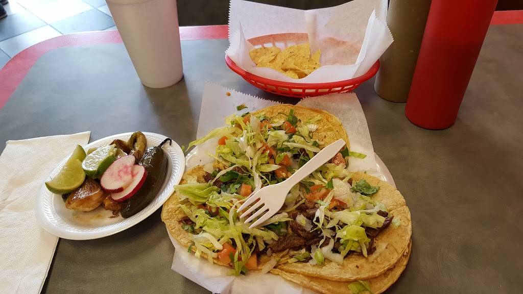 Tacos El Caporal (28th St) | restaurant | 1717 28th St SW, Wyoming, MI 49519, USA | 6162612711 OR +1 616-261-2711
