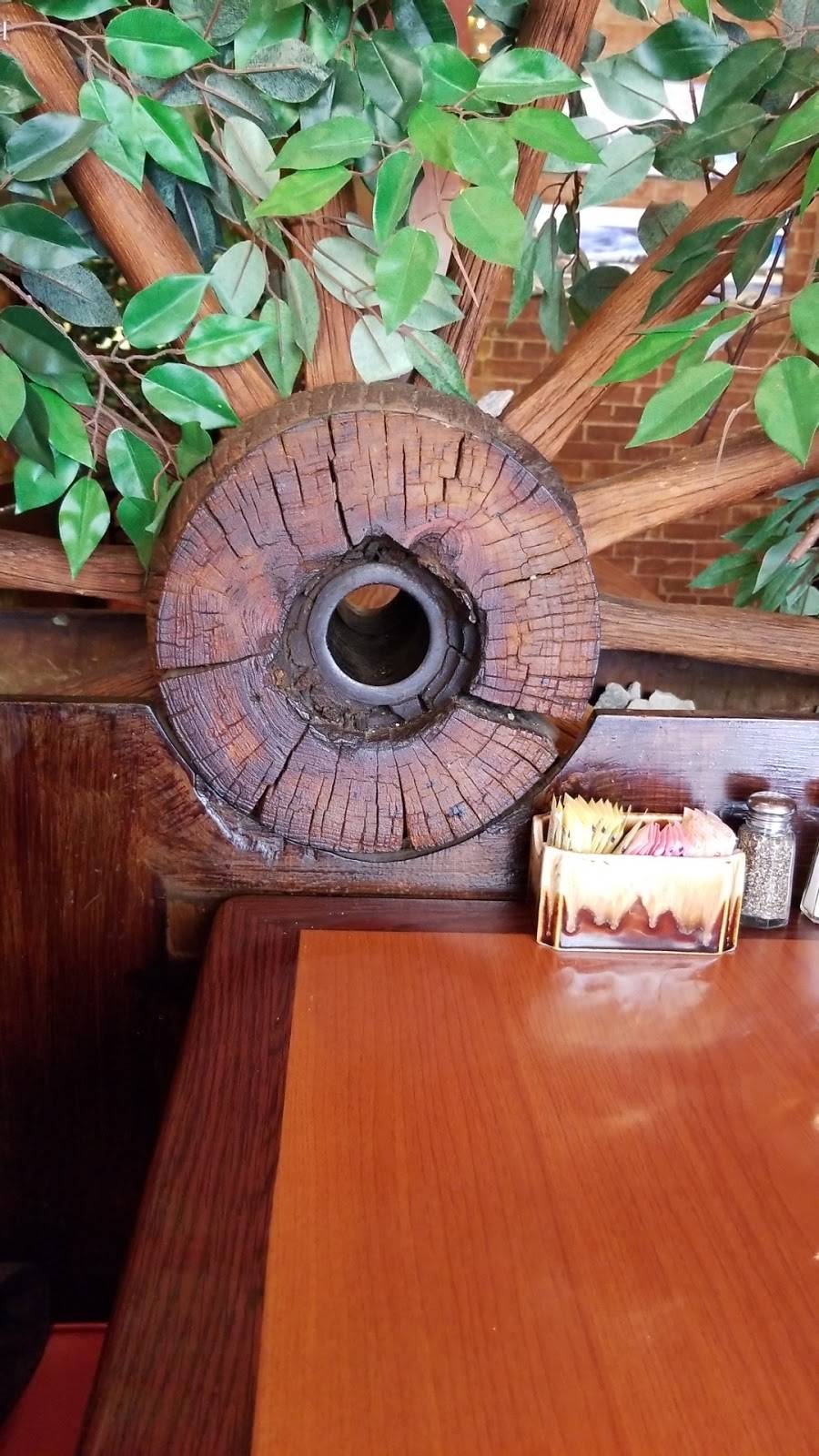 Chuck Wagon Restaurant | restaurant | 2 Depot St, Livermore Falls, ME 04254, USA | 2078974031 OR +1 207-897-4031