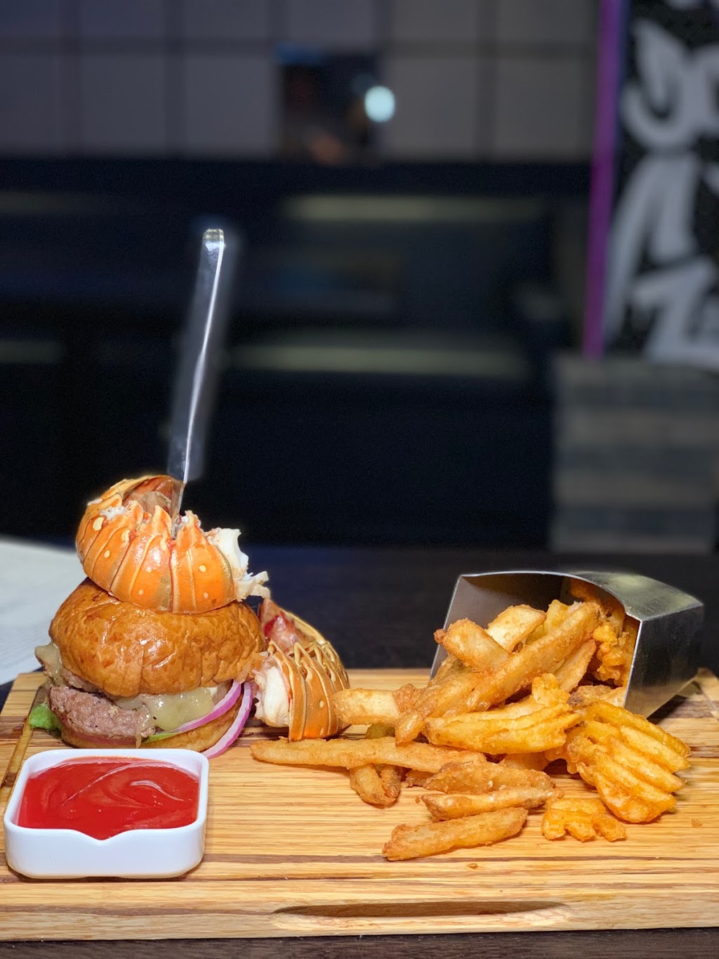 Play Chicago Kitchen & Cocktails | night club | 7 W Division St, Chicago, IL 60610, USA | 3123744196 OR +1 312-374-4196