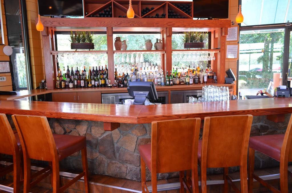 Captains Quarters Restaurant | restaurant | 5700 Captains Quarters Rd, Prospect, KY 40059, USA | 5022281651 OR +1 502-228-1651