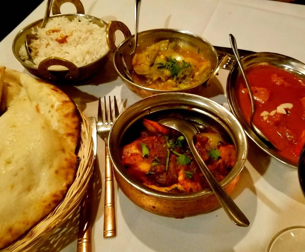 Restaurant Le Sitar | restaurant | 120 Rue Richelieu, Saint-Jean-sur-Richelieu, QC J3B 6X4, Canada | 4507417311 OR +1 450-741-7311