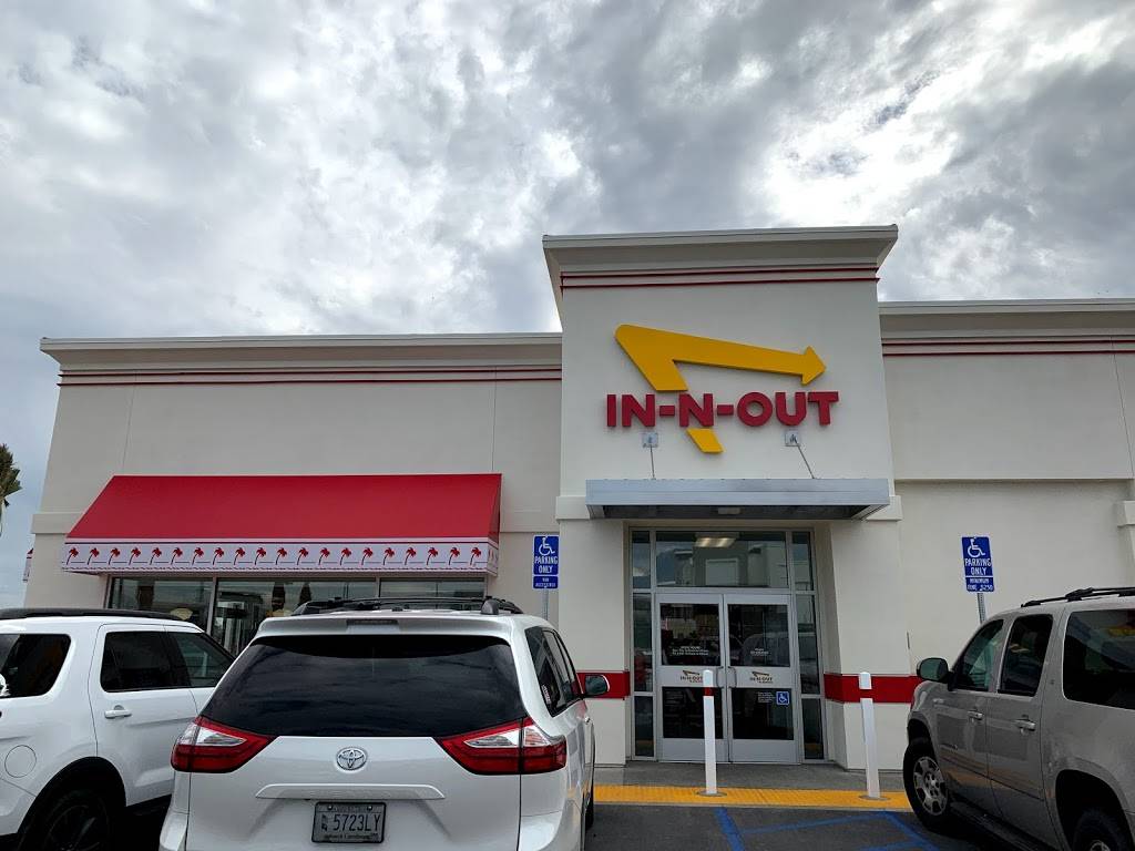 In-N-Out Burger | restaurant | 4950 Hamner Ave, Eastvale, CA 91752, USA | 8007861000 OR +1 800-786-1000