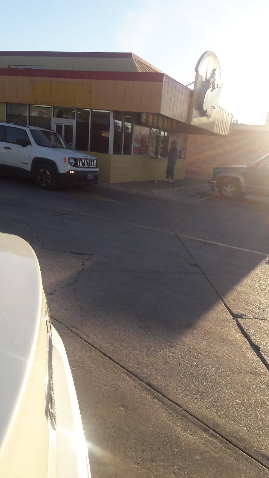 Churchs Chicken | restaurant | 1302 Castroville Rd, San Antonio, TX 78237, USA | 2104336871 OR +1 210-433-6871