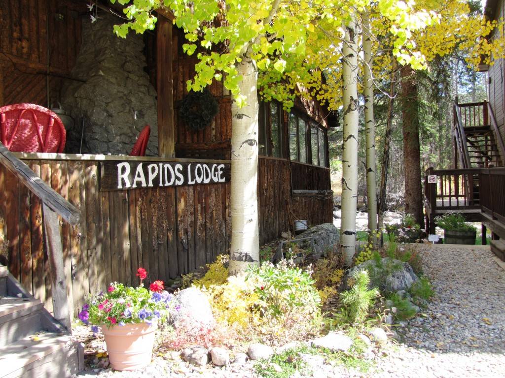 The Historic Rapids Lodge and Restaurant | restaurant | 210 Rapids Ln, Grand Lake, CO 80447, USA | 9706273707 OR +1 970-627-3707
