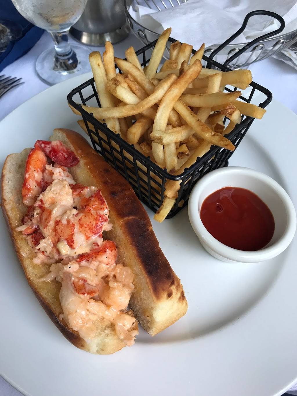 The Wharf | restaurant | 119 King St, Alexandria, VA 22314, USA | 7038362836 OR +1 703-836-2836