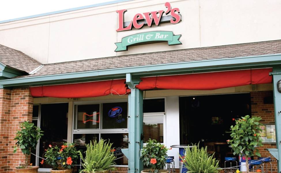 Lews Grill & Bar | restaurant | 7539 Wornall Rd, Kansas City, MO 64114, USA | 8164448080 OR +1 816-444-8080