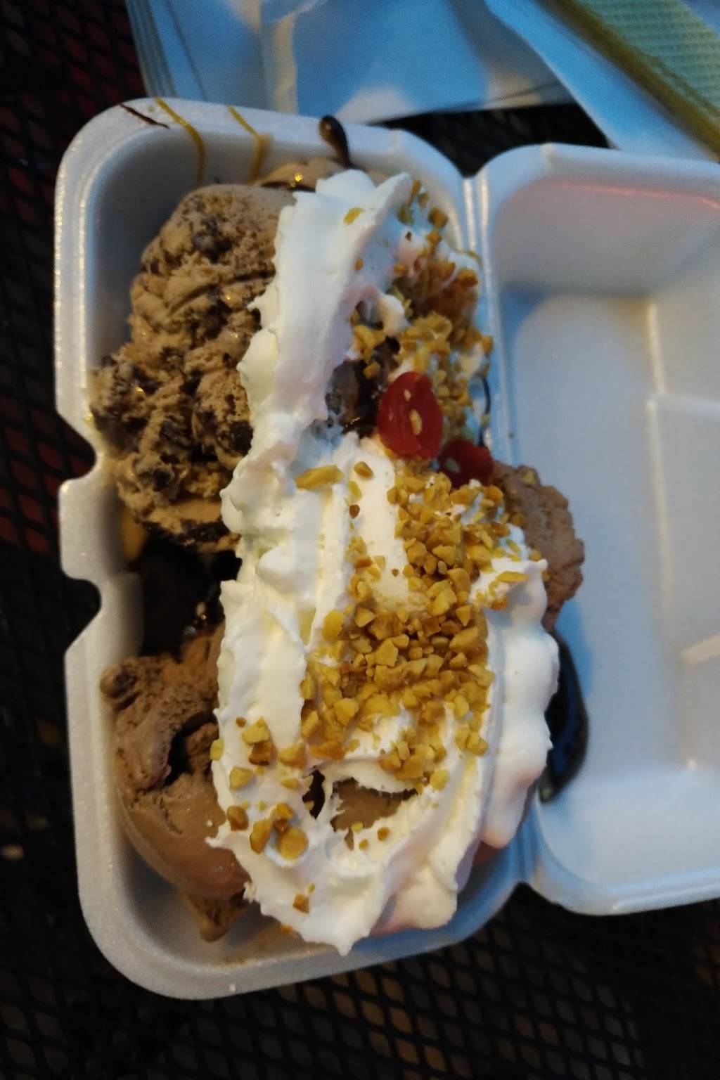 Margies Candies | restaurant | 1813 W Montrose Ave, Chicago, IL 60613, USA | 7733480400 OR +1 773-348-0400