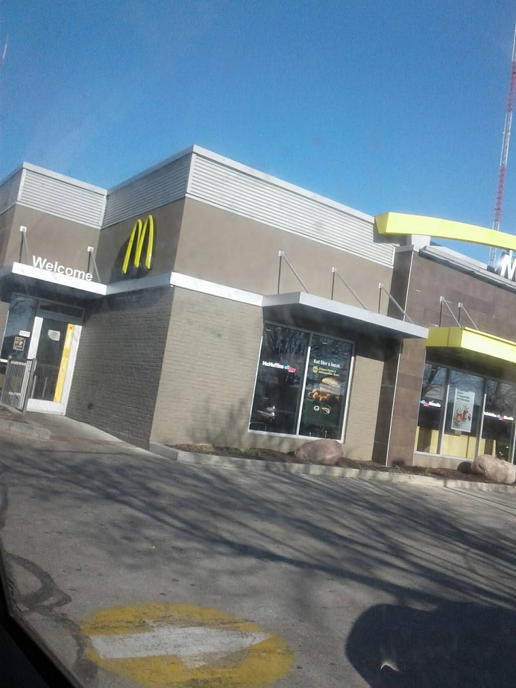 McDonalds | cafe | 420 E Capitol, Milwaukee, WI 53212, USA | 4149647485 OR +1 414-964-7485