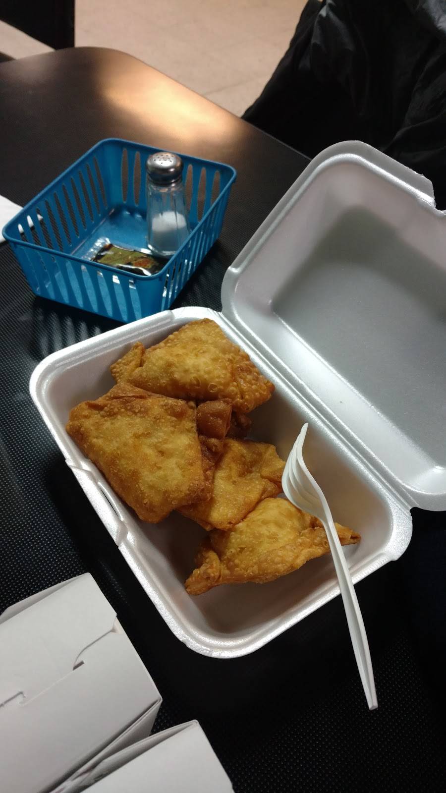 Wing Yip Chop Suey Restaurant | restaurant | 537 W 26th St, Chicago, IL 60616, USA | 3123262822 OR +1 312-326-2822