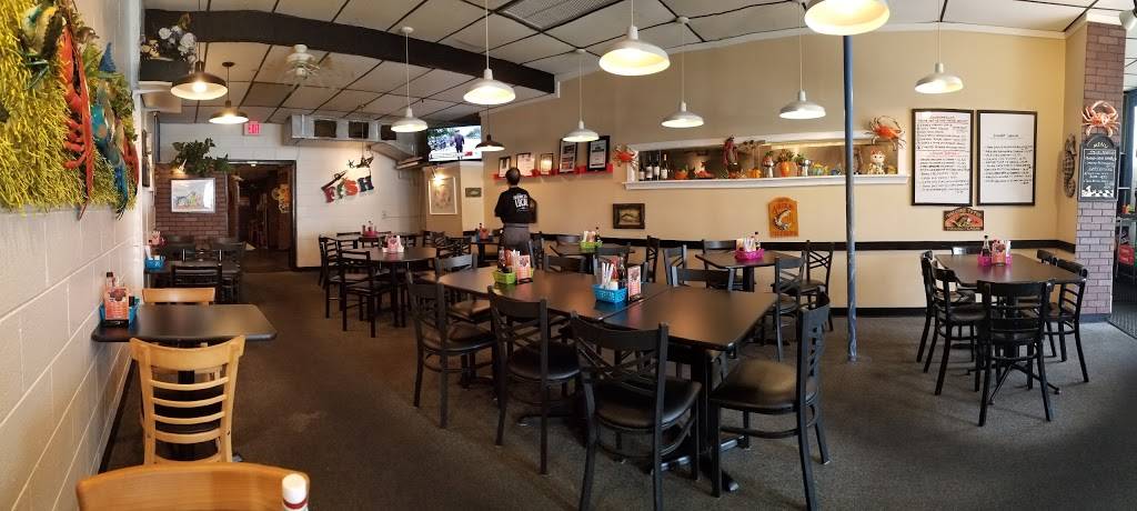 Mrs Fish Seafood Grill | restaurant | 919 Broadway St, Myrtle Beach, SC 29577, USA | 8439466869 OR +1 843-946-6869