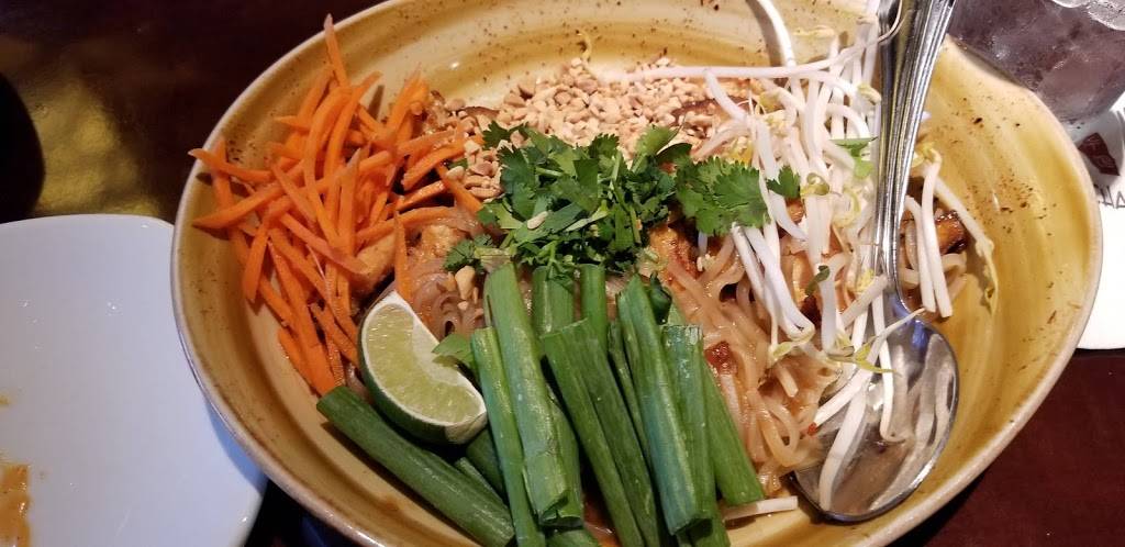 P.F. Changs | restaurant | 21078 Dulles Town Cir, Sterling, VA 20166, USA | 7034215540 OR +1 703-421-5540