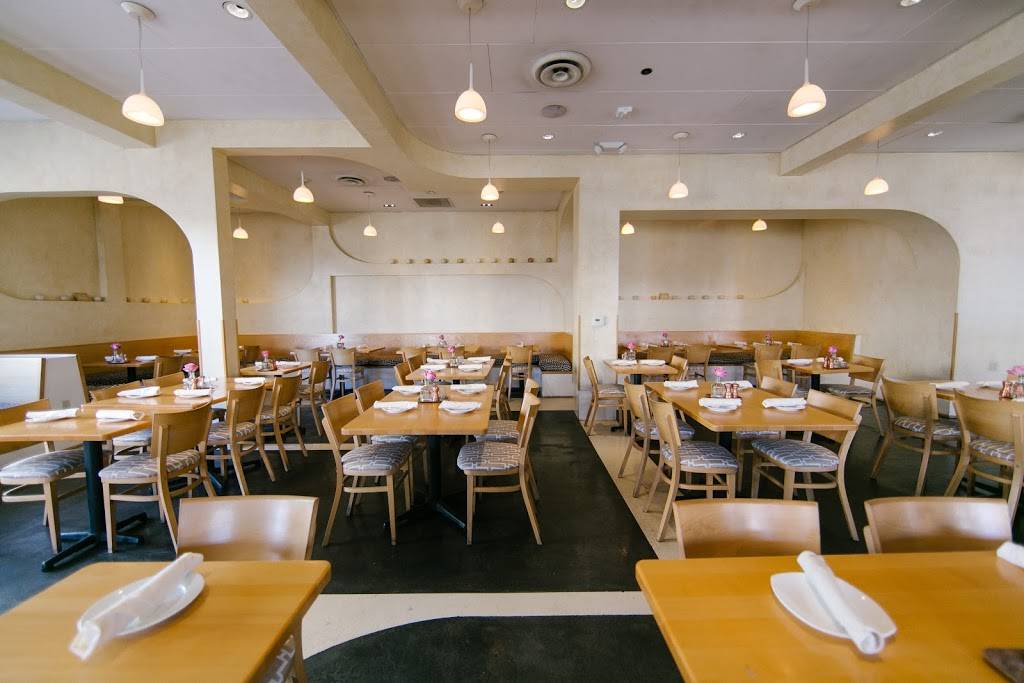 Petros Restaurant | restaurant | B110, 451 Manhattan Beach Blvd, Manhattan Beach, CA 90266, USA | 3105454100 OR +1 310-545-4100