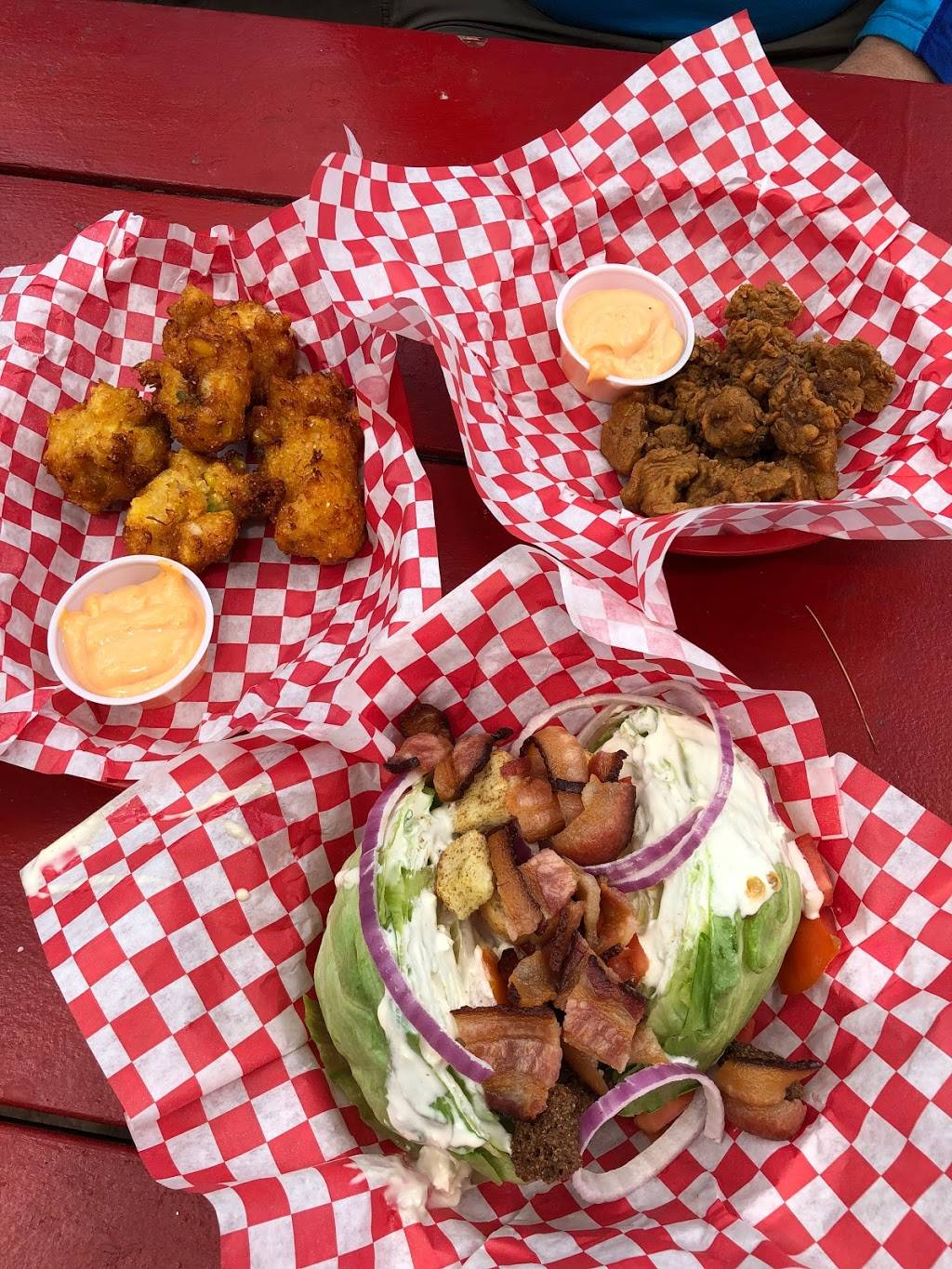 Tail O the Pup | restaurant | 1186 NY-86, Ray Brook, NY 12977, USA | 5188910777 OR +1 518-891-0777