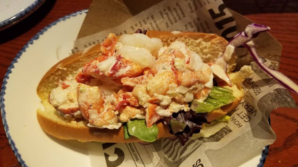 Red Lobster | restaurant | 211 Old Country Rd #217, Carle Place, NY 11514, USA | 5162487411 OR +1 516-248-7411