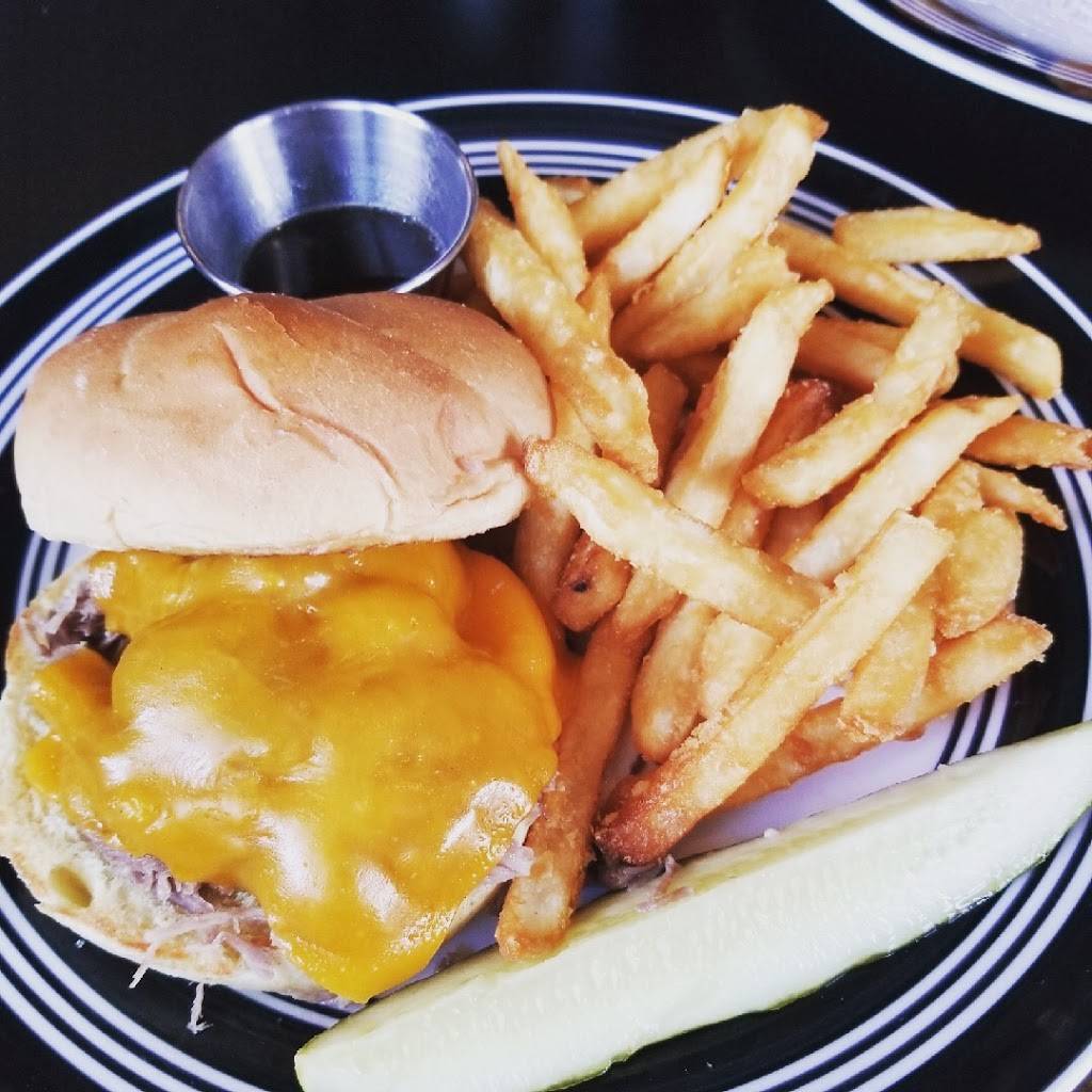 K Cs Clubhouse | restaurant | W3731 Club House Dr, Lake Geneva, WI 53147, USA | 2622035320 OR +1 262-203-5320