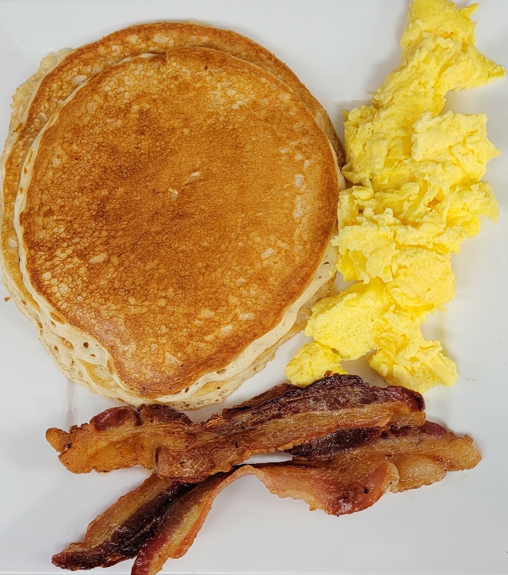 Golden Eagle Grill | restaurant | Golden Eagle RV Resort & Grill, 540 Therma, Eagle Nest, NM 87718, USA | 5753776188 OR +1 575-377-6188