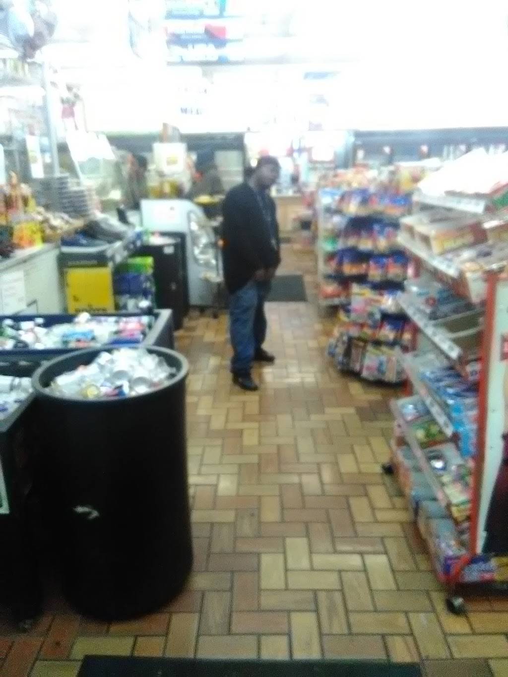 Yums Restaurant | restaurant | 795 Poplar Ave #4523, Memphis, TN 38105, USA | 9015231437 OR +1 901-523-1437