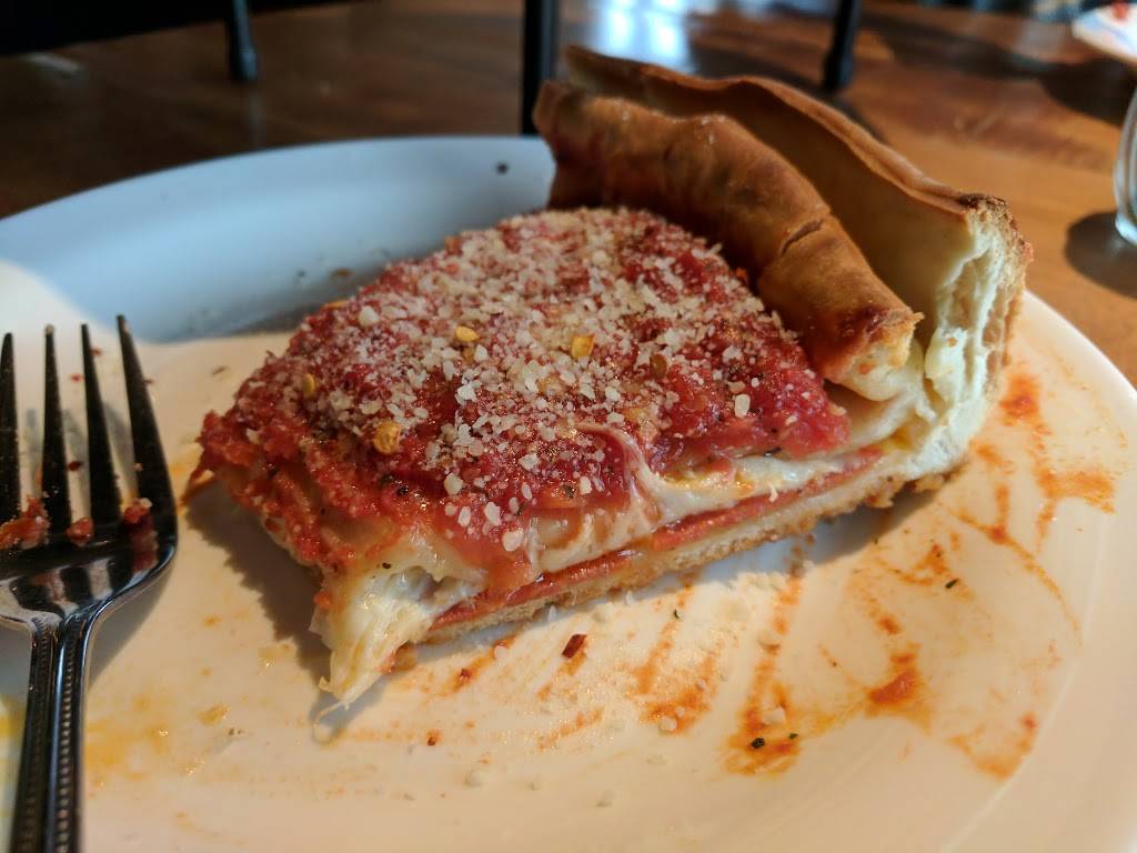 Giordanos | restaurant | 3333 W Shore Dr, Holland, MI 49424, USA | 6168886000 OR +1 616-888-6000