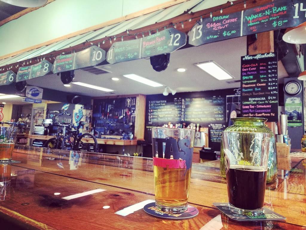 Piney Mountain Bike Lounge | restaurant | 20 Piney Mountain Rd, Greenville, SC 29609, USA | 8646032453 OR +1 864-603-2453