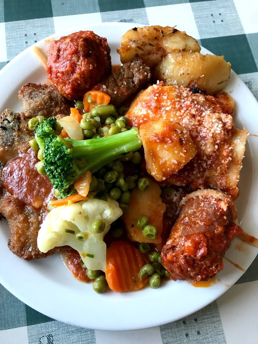 Nancy Trattoria Restaurant | restaurant | 2023 Williams Pkwy, Brampton, ON L6S 6E7, Canada | 9057927822 OR +1 905-792-7822