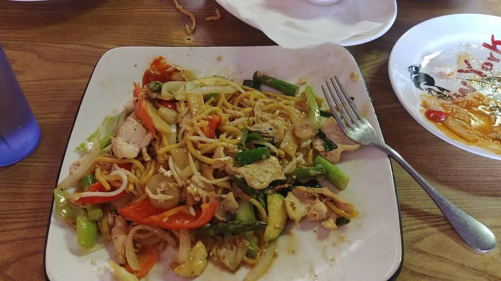 Buathong Thai Cuisine | restaurant | 17032 SE McLoughlin Blvd, Portland, OR 97267, USA | 5036541351 OR +1 503-654-1351