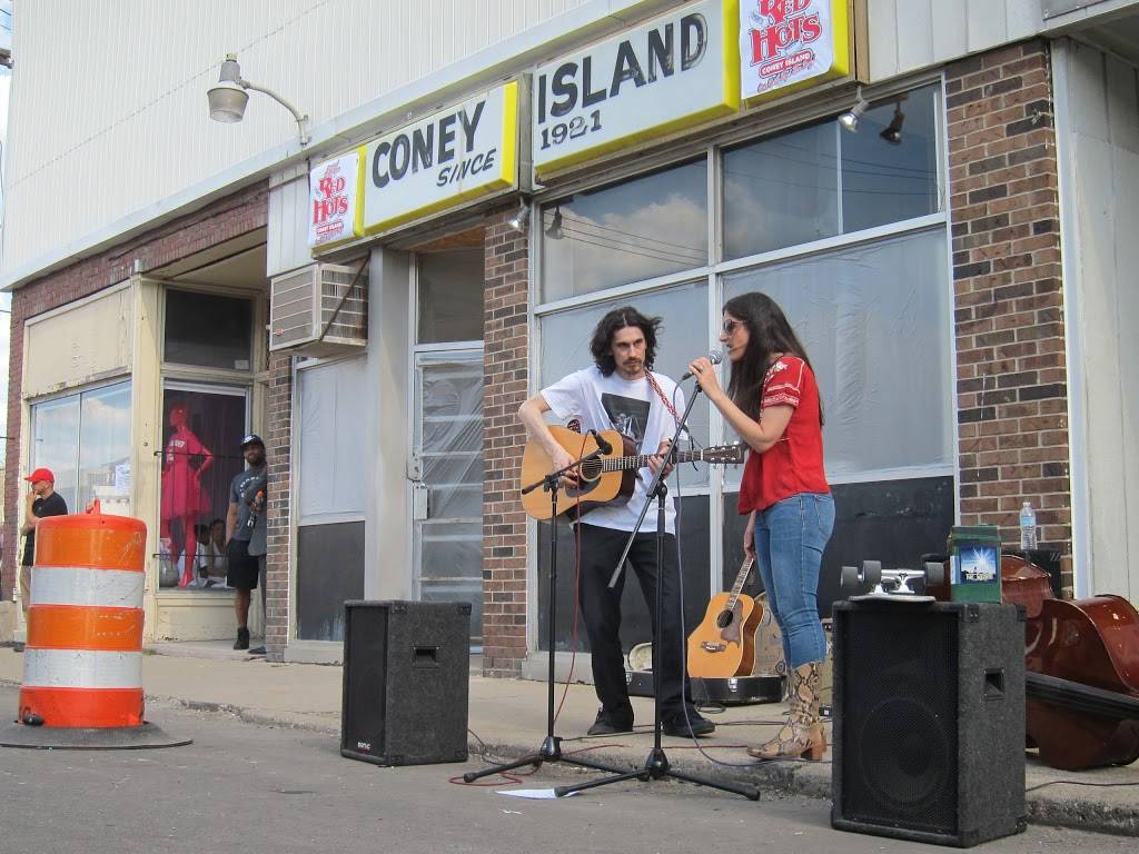 Red Hots Coney Island | restaurant | 12 Victor St, Highland Park, MI 48203, USA | 3138680766 OR +1 313-868-0766