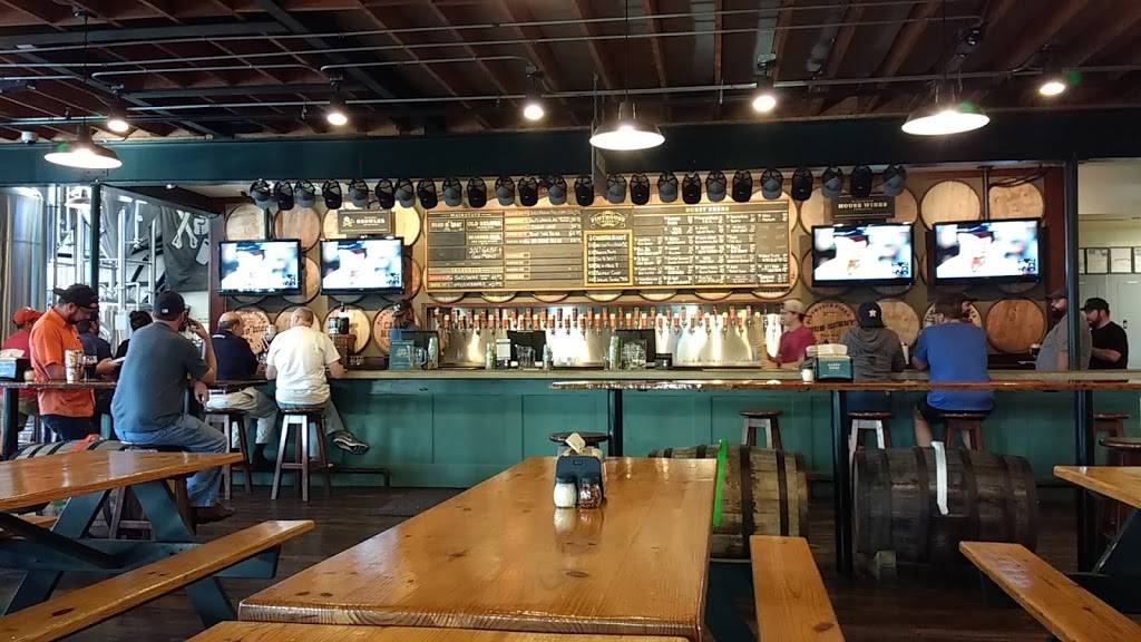 Pinthouse Pizza | restaurant | 4729 Burnet Rd, Austin, TX 78756, USA | 5124369605 OR +1 512-436-9605