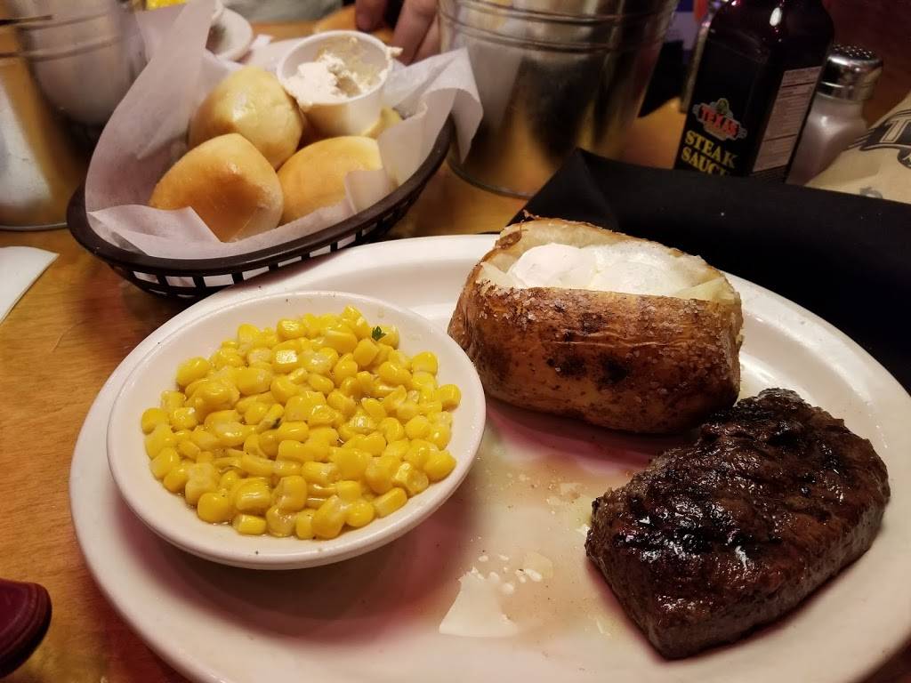Texas Roadhouse | restaurant | 228 Peculiar Dr, Belton, MO 64012, USA | 8163227427 OR +1 816-322-7427