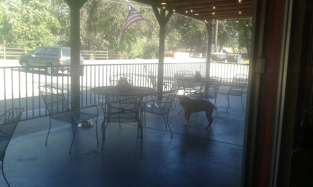 Red Rooster Burgers & Brew | restaurant | 5032 Garden Valley Rd, Garden Valley, CA 95633, USA | 5303332400 OR +1 530-333-2400