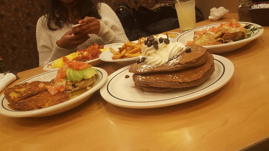 IHOP | restaurant | 533 Old Country Rd, Westbury, NY 11590, USA | 5162805000 OR +1 516-280-5000