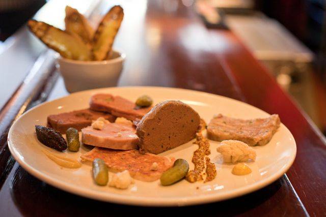 Pats Tap | restaurant | 3510 Nicollet Ave, Minneapolis, MN 55408, USA | 6128228216 OR +1 612-822-8216