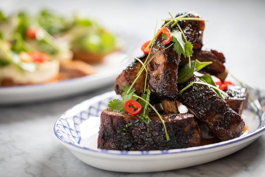 Dutch & Docs | restaurant | 3600 N Clark St, Chicago, IL 60613, USA | 7733600207 OR +1 773-360-0207