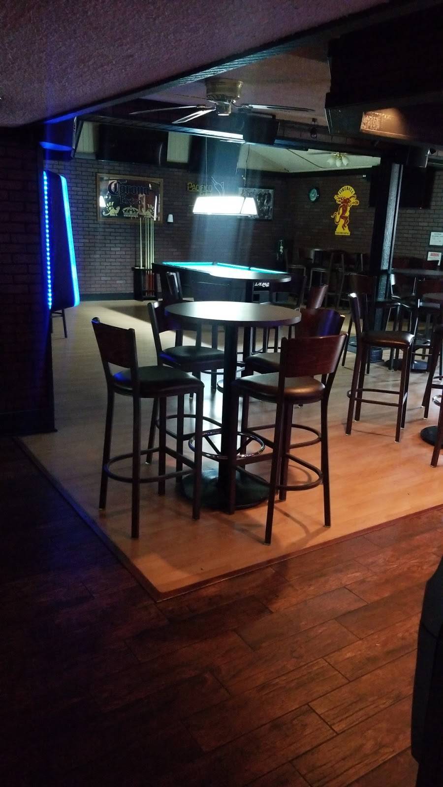 Niccos bar and grill | restaurant | 6300 w Ogden Ave, Berwyn, IL 60402, USA | 7086702042 OR +1 708-670-2042