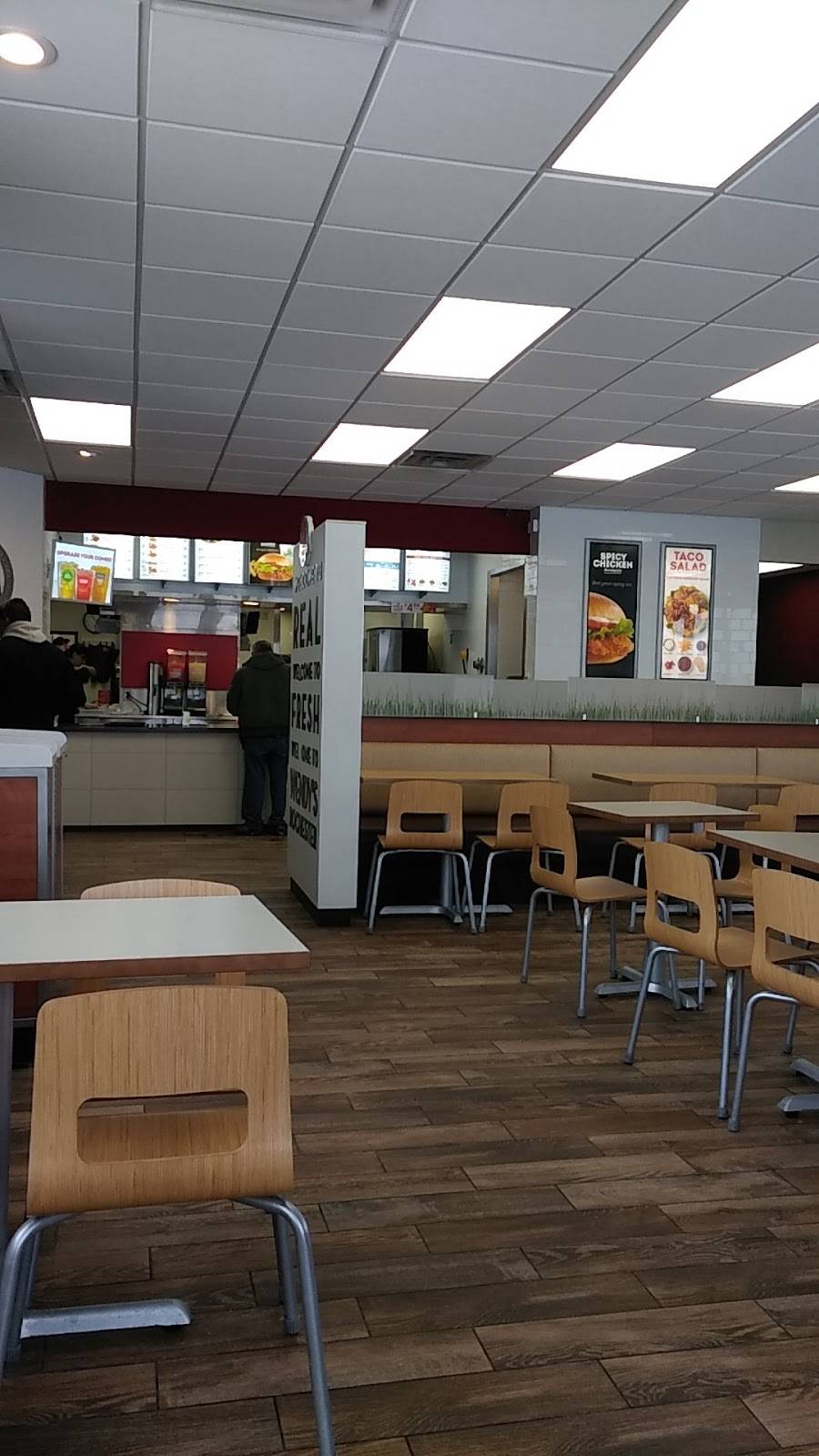 Wendys | restaurant | 2340 Main St, Rochester, IN 46975, USA | 5742238654 OR +1 574-223-8654