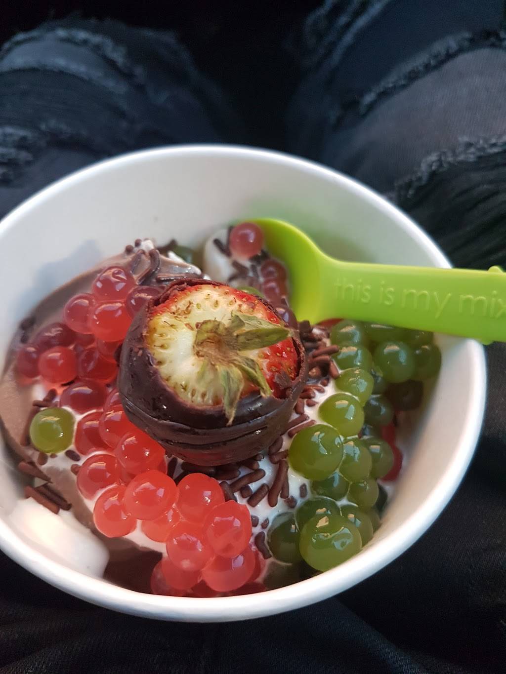 Menchies Frozen Yogurt | bakery | 8880 Whittier Blvd, Pico Rivera, CA 90660, USA | 5629427382 OR +1 562-942-7382