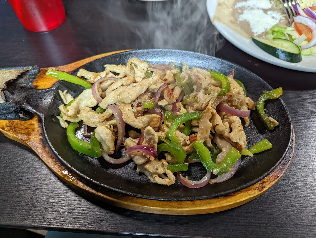 Tikis Family Restaurant & Sports Bar | restaurant | 812 Central Ave S, Quincy, WA 98848, USA | 5097977362 OR +1 509-797-7362