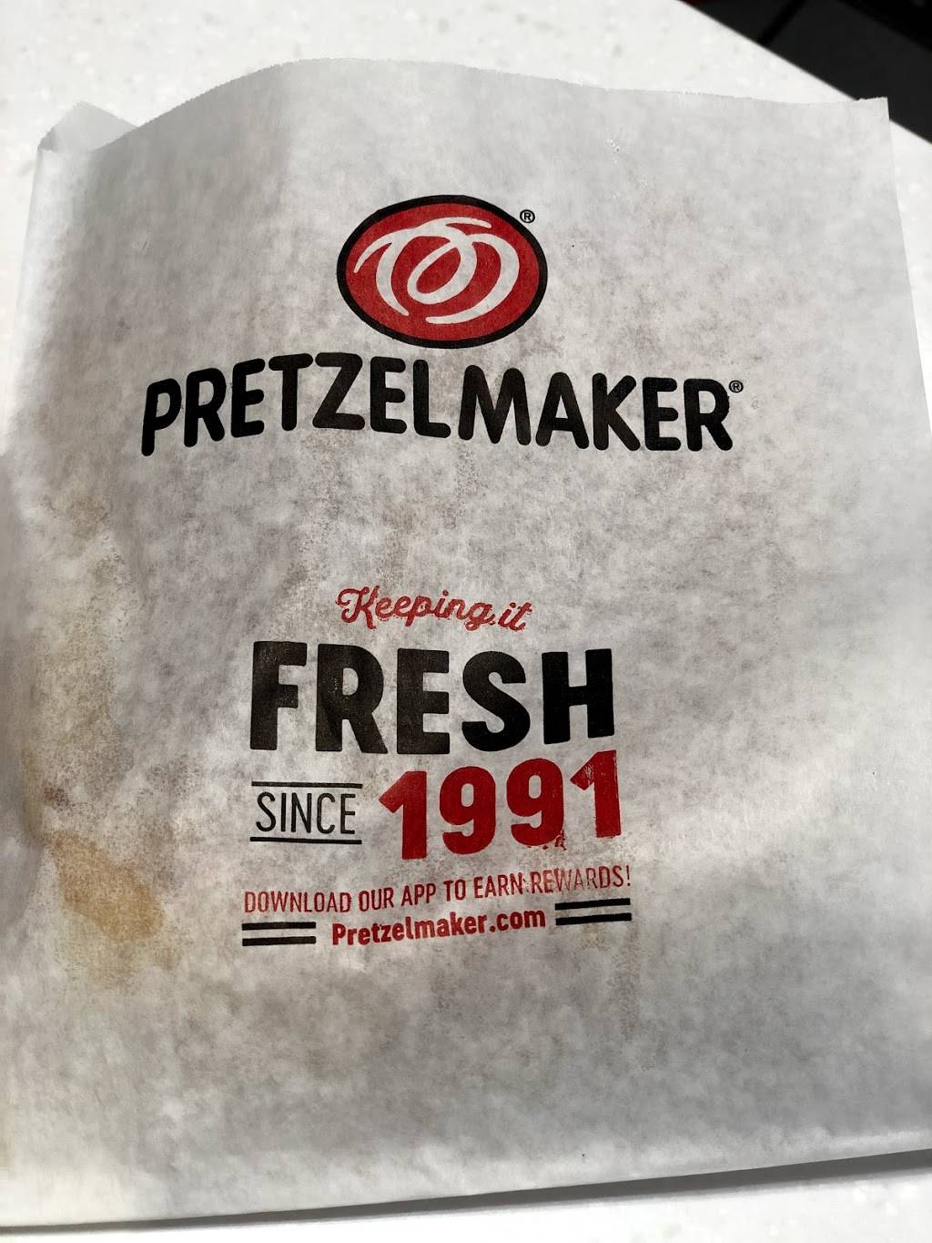Pretzelmaker | restaurant | 5100 Erin Mills Pkwy, Mississauga, ON L4M 5Z2, Canada | 9058202077 OR +1 905-820-2077