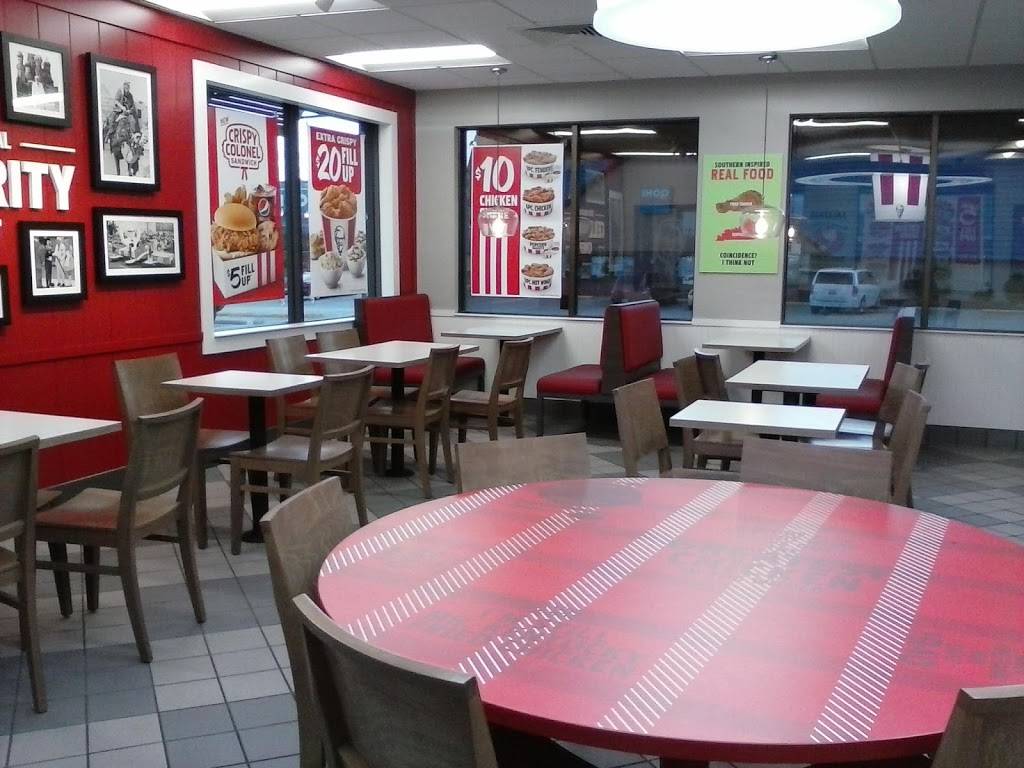KFC | restaurant | 645 Carlyle Ave, Belleville, IL 62221, USA | 6182357661 OR +1 618-235-7661