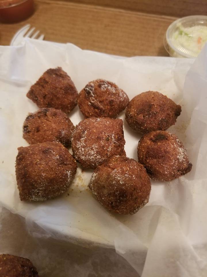 Sharks Fish & Chicken Express | restaurant | 101 E 51st St, Chicago, IL 60615, USA | 7739666896 OR +1 773-966-6896